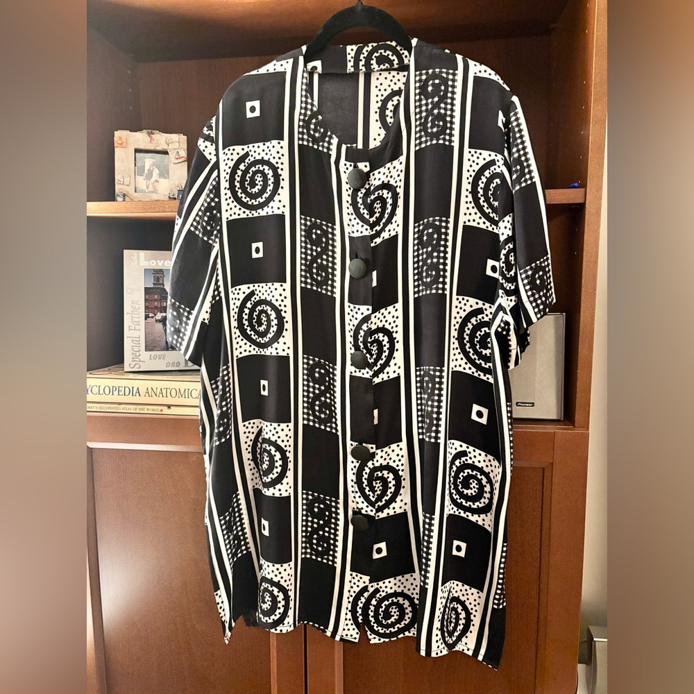 Vintage 100% Oversized Silk Blouse P2P 23”